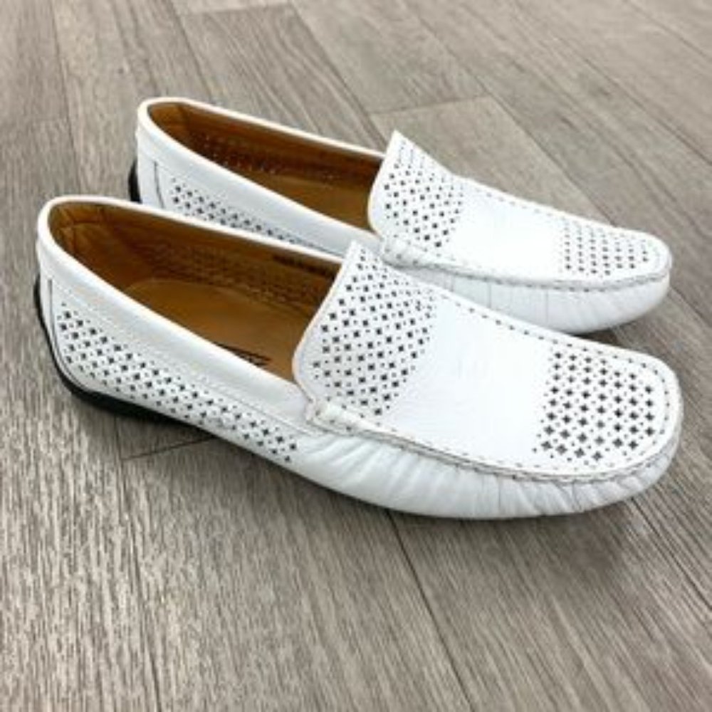 🎉 HP! Trina Turk White Leather Loafers - Picture 3 of 4